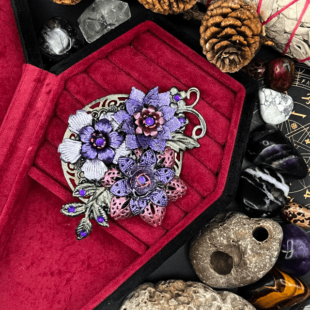Floral brooch/clip