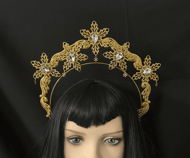 Snowfall halo gold