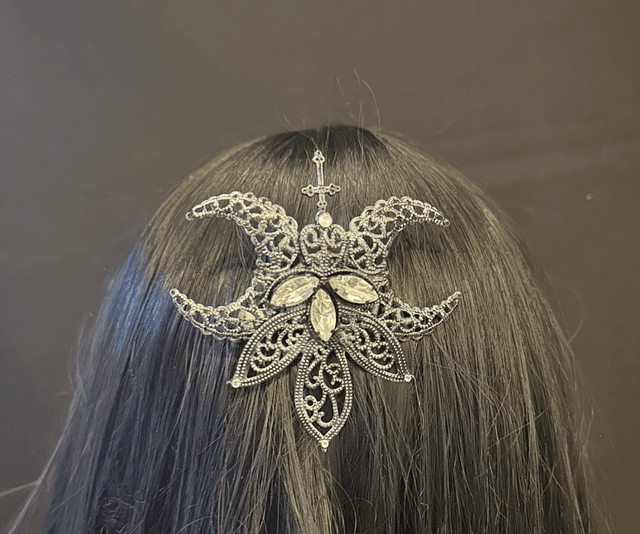 Sacred brooch 