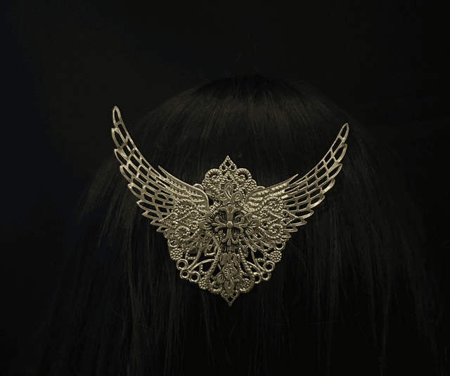 Arch angel brooch/clip